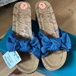 Woman’s wedge sandals